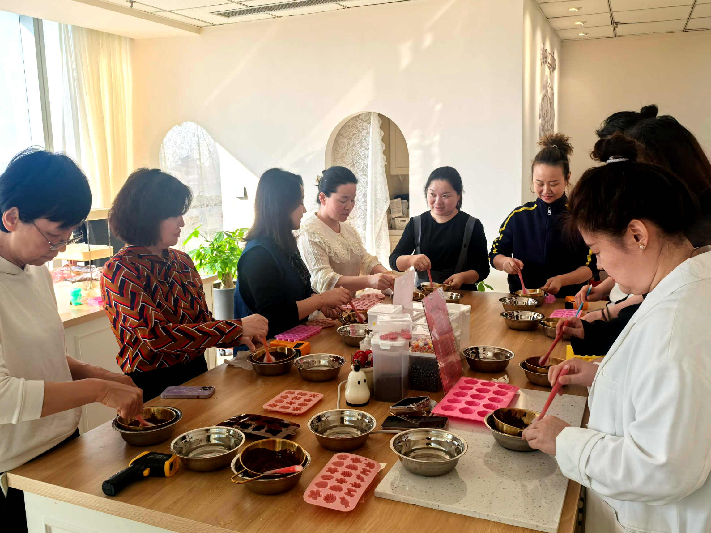 新疆快递行业妇女联合会举办“凝聚她力...
